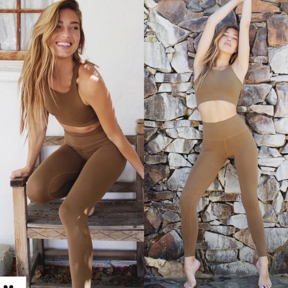 Electric & Rose Set - Sunset Leggings and Bella Bralette - Picture 2 of 12